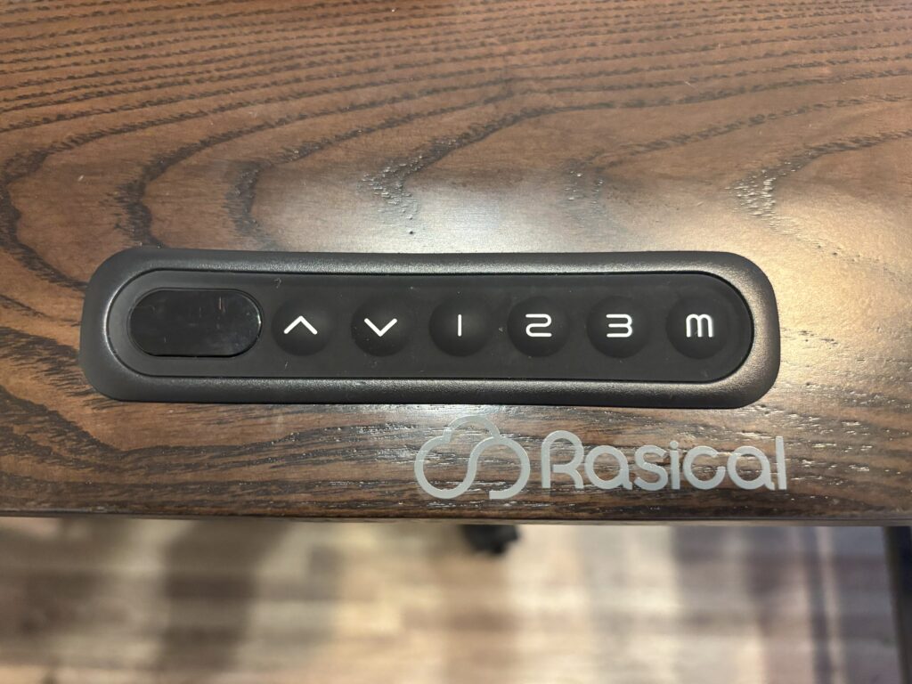Rasical Deskのレビュー④:コントローラが押しやすい