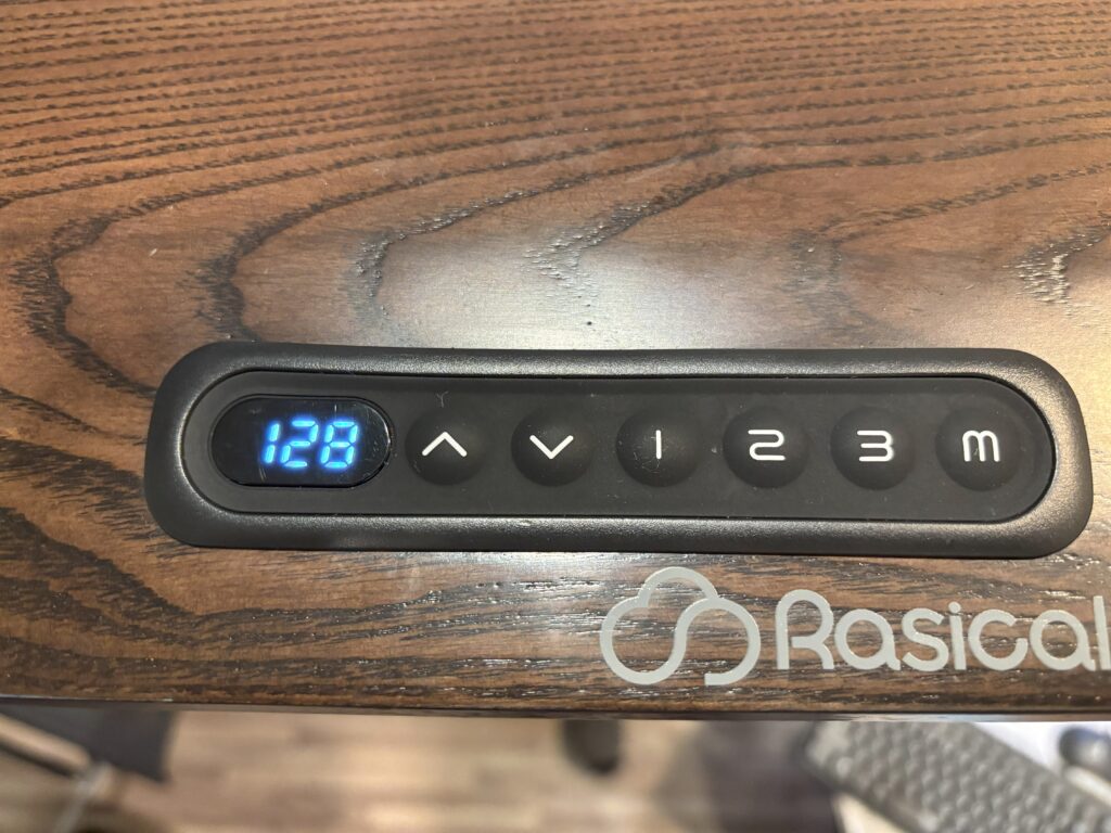 Rasical Deskのレビュー③:昇降範囲が広い