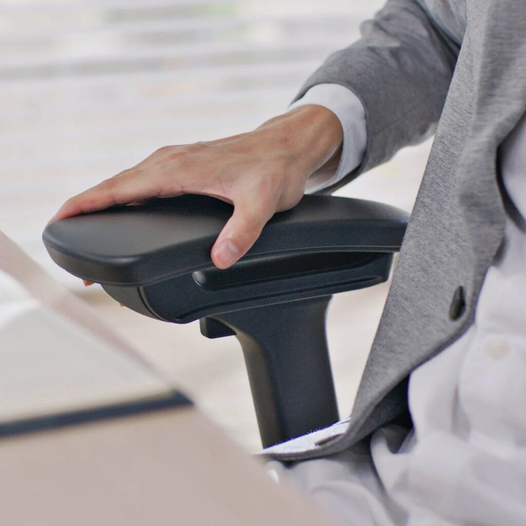 COFO Chair Premiumの4Dアームレスト