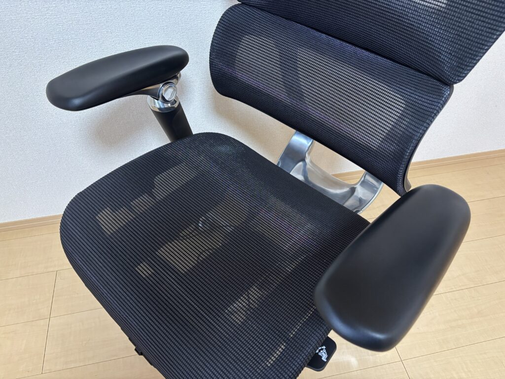 良かった点②：【座り心地】椅子に包み込まれる感触が心地良い