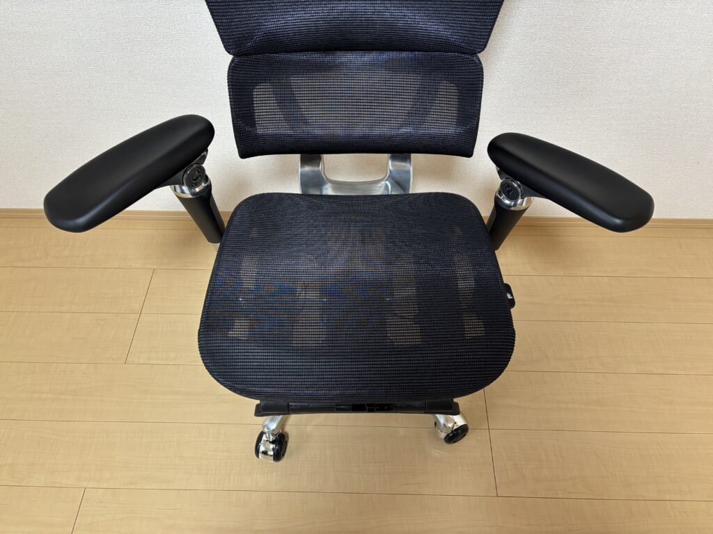COFO Chair Premium 2のアームレスト調節
